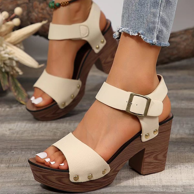 Women's Plus Size Rivet Strap Sandals