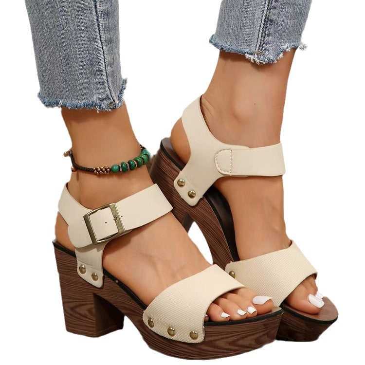 Women's Plus Size Rivet Strap Sandals